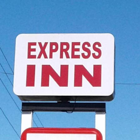 Express Inn & Suites - 5 Miles From St Petersburg Clearwater Airport Exterior foto
